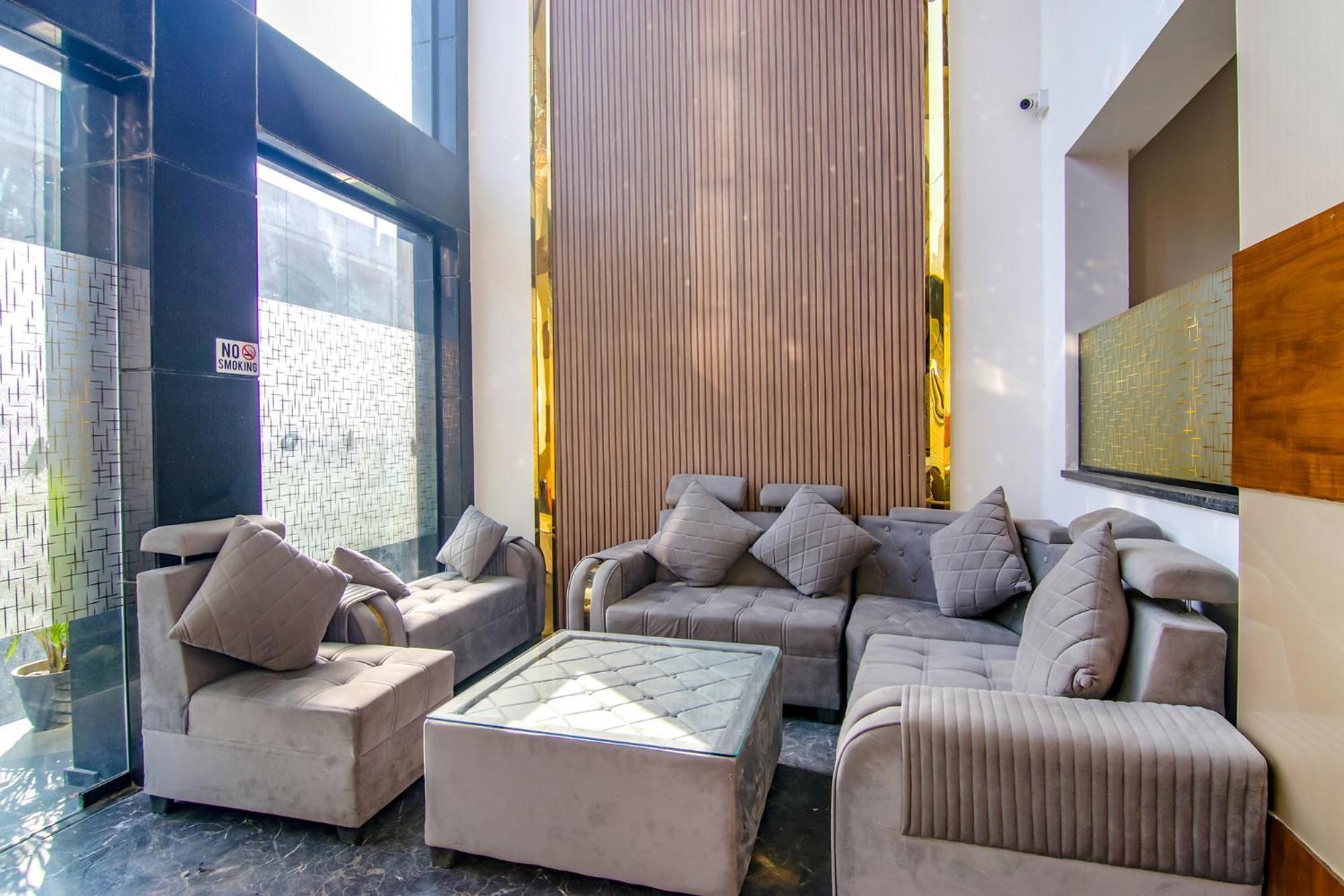 Fabhotel Prime K9 Crown Ludhiana Bagian luar foto