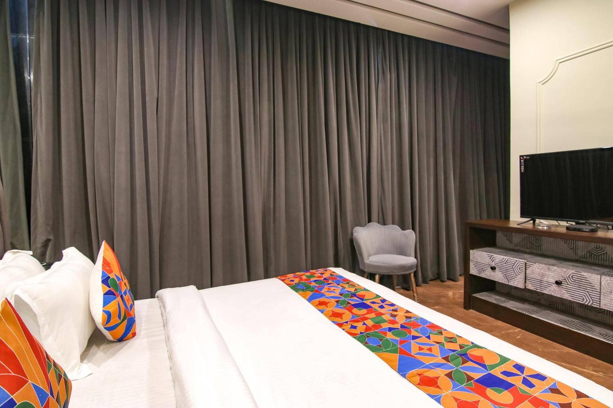 Fabhotel Prime K9 Crown Ludhiana Bagian luar foto