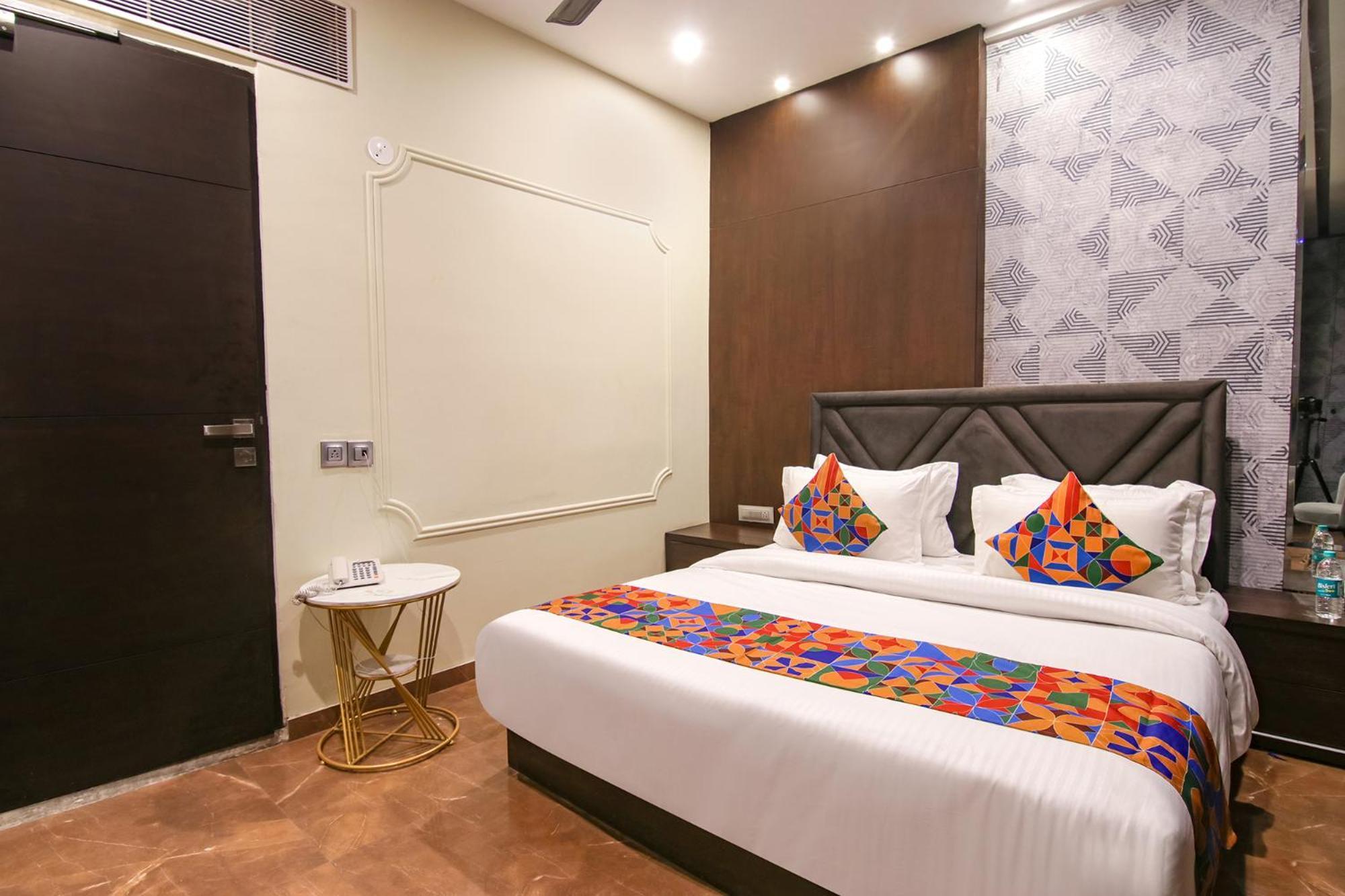 Fabhotel Prime K9 Crown Ludhiana Bagian luar foto