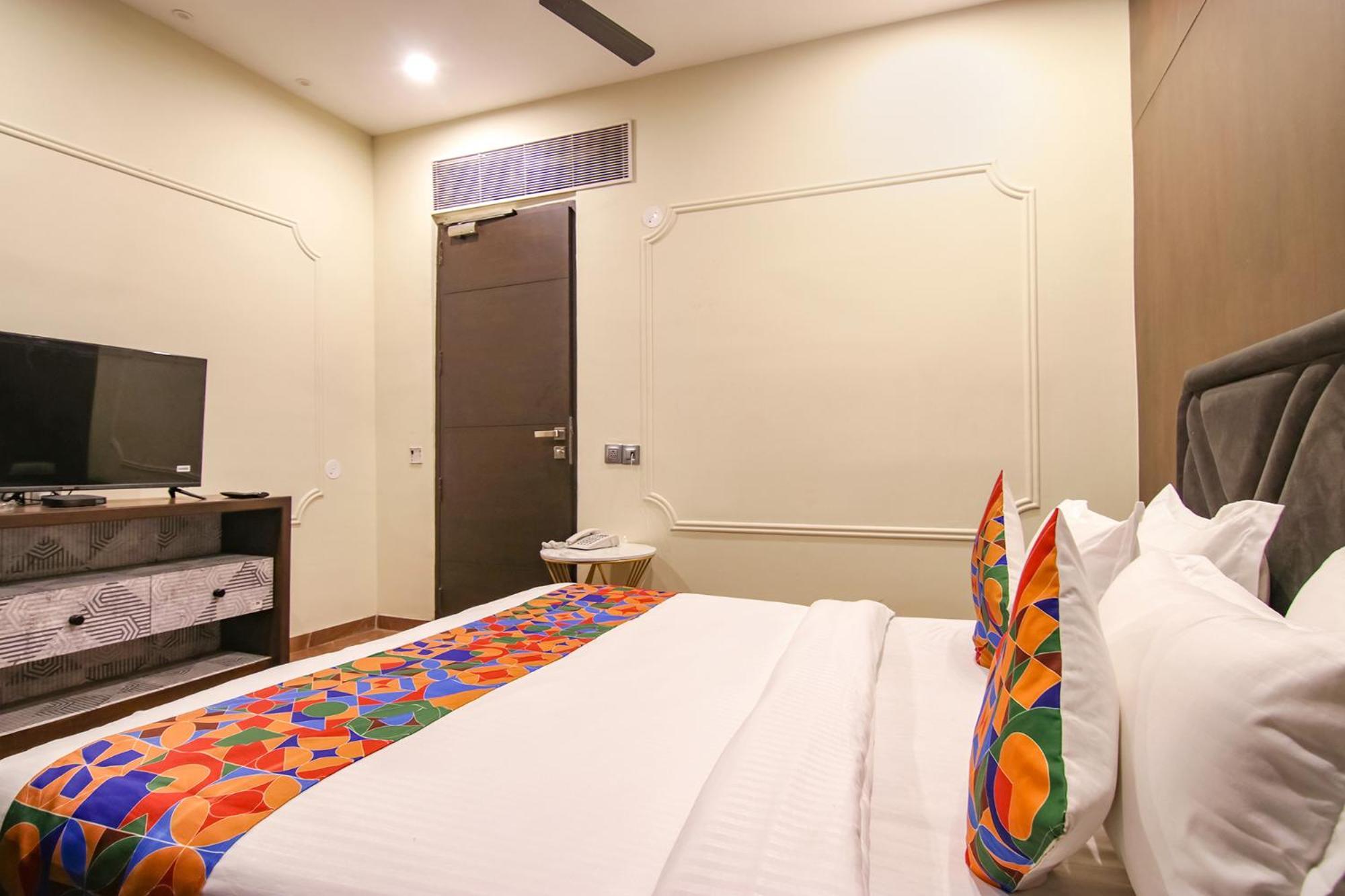 Fabhotel Prime K9 Crown Ludhiana Bagian luar foto