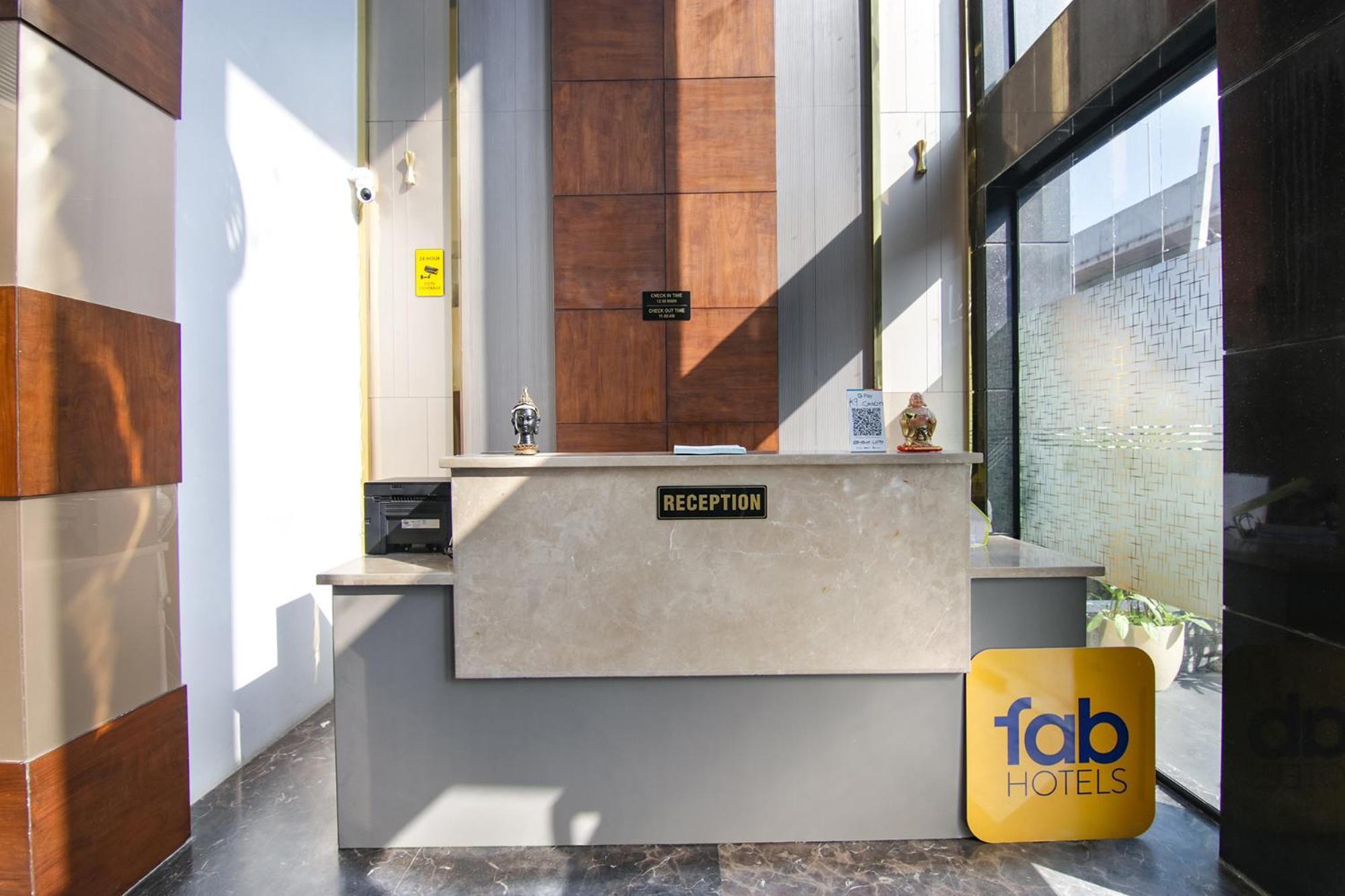 Fabhotel Prime K9 Crown Ludhiana Bagian luar foto
