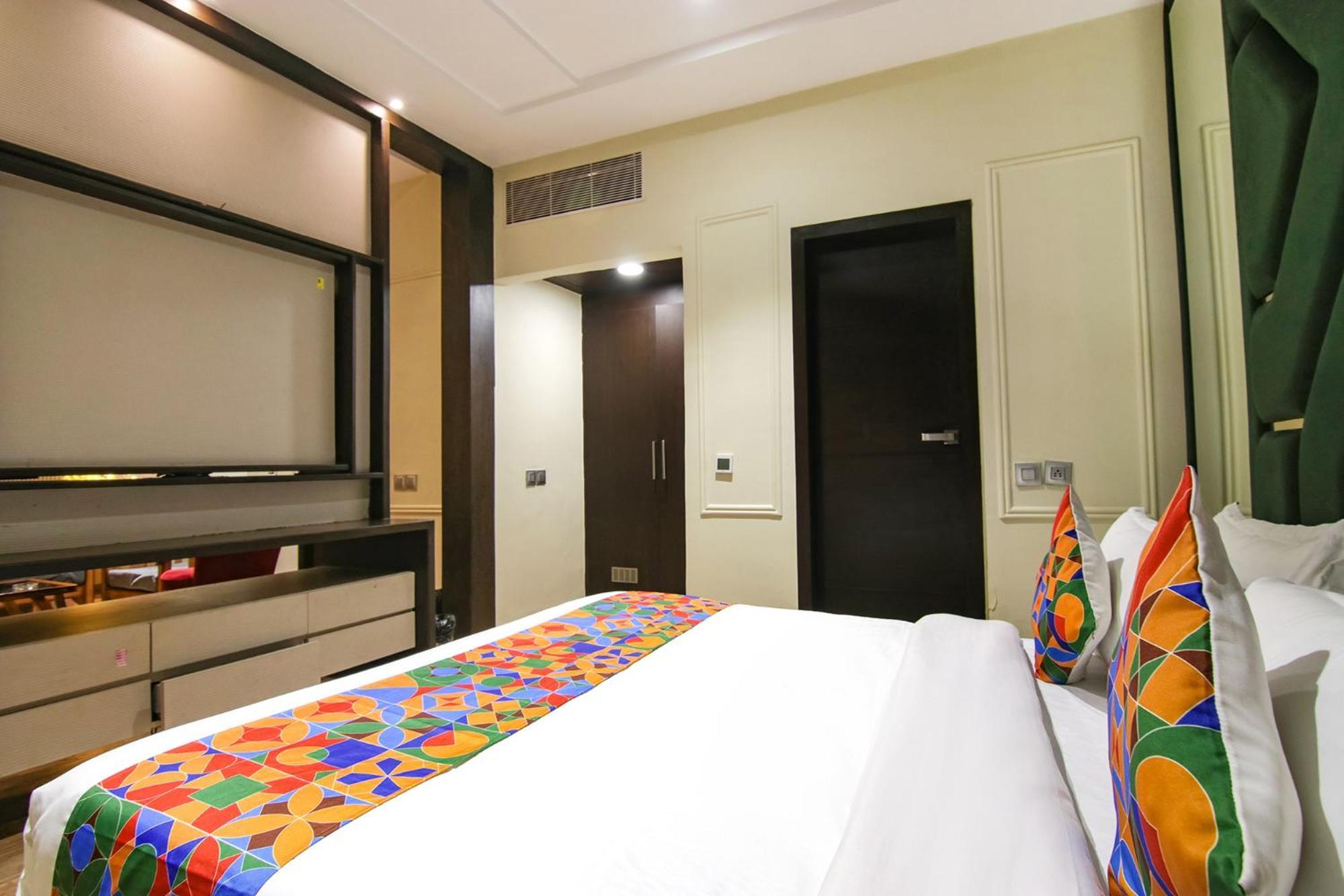Fabhotel Prime K9 Crown Ludhiana Bagian luar foto